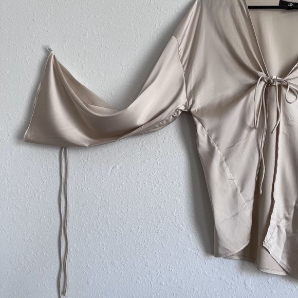 Missguided Cream Satin Tie Front Top size 8 - Picture 3 of 9